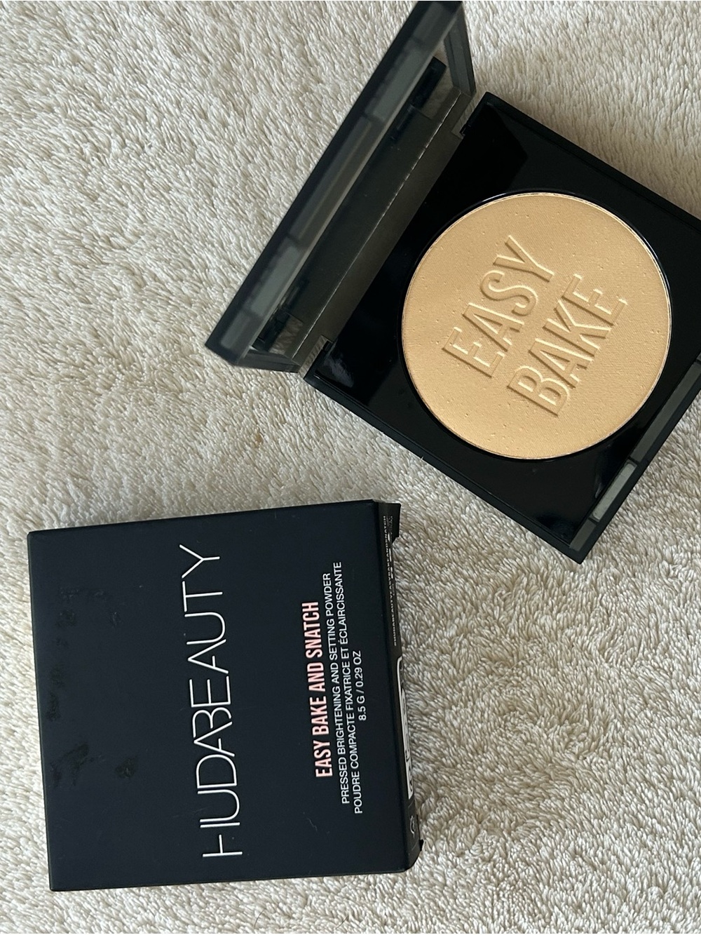 HUDA BEAUTY Easy Bake & Snatch Pressed Powder - Banana Bread
